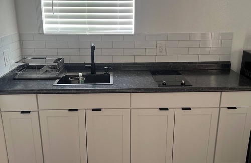 Sun Valley Casa | Private Guesthouse w/ Gated Parking $1900/month Utilities Included!!!