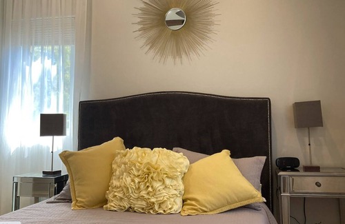 Camarillo Casa | Private, Clean and Spacious Guesthouse