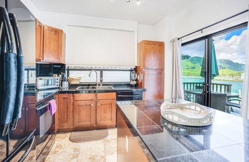 Nawiliwili Condominio | Private Cliffside Ohana Retreat at Kalapaki Beach!