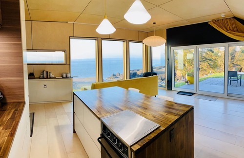 Kings County Casa | Private Coastal Waterfall Escape, for Couples- Tides, Sauna, 55' Ocean Falls