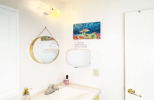 Wetmore Apartamento | Private Comfort Bedroom with WiFi, AC in welcoming San Antonio