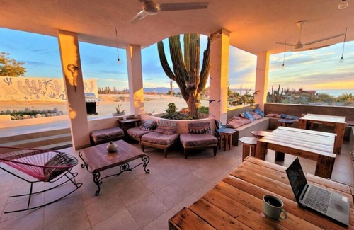 La Ventana Apartamento | Private Comfort King Room #7