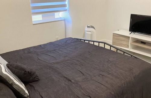 Ludlam Apartamento | Private & Comfy Efficiency