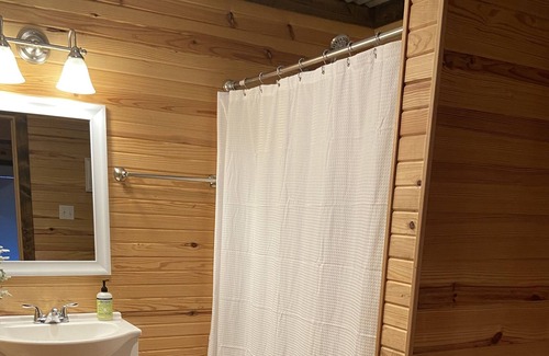 Morris Chapel Cabina | Private community boat ramp & only 20 minutes from Pickwick Dam