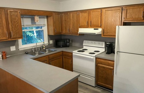 Greenville Condominio | Private Condo, Central, Travel Nurses Welcome