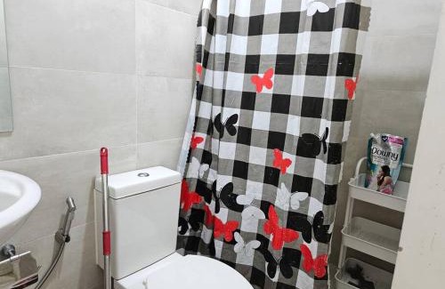 Matandang Balara Apartamento | Private condo w/balcony near Batasan, Ateneo, UP, Diliman, The Residences at Commonwealth