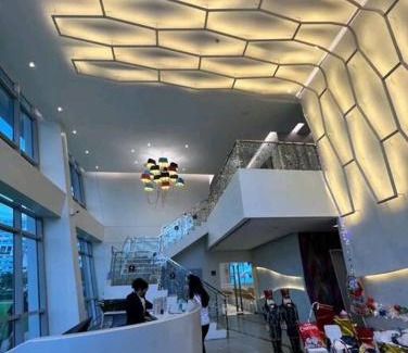 Matandang Balara Apartamento | Private condo w/balcony near Batasan, Ateneo, UP, Diliman, The Residences at Commonwealth