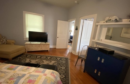 Wilmington Cabaña | Private Cottage in Downtown Wilmington