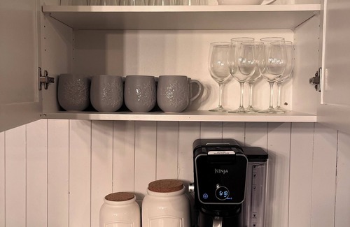 Tobermory Casa | Private cottage nestled in the trees near tranquil Tobermory with WiFi, AC