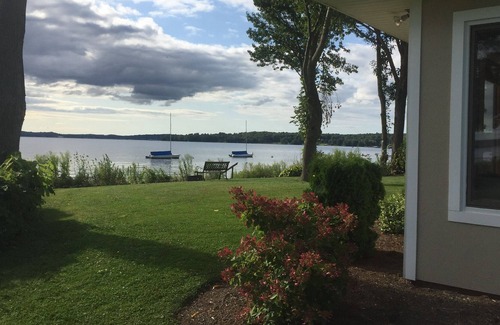 Niobe Cabaña | Cottage privado en 80 pies de Prime Lakefront-Impresionantes puestas de sol.