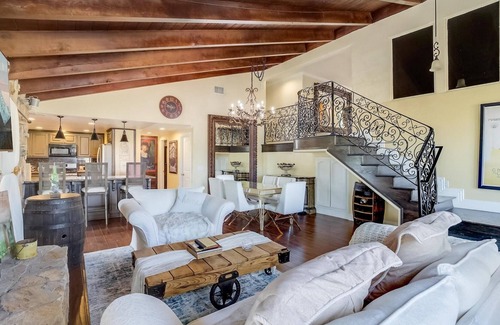 Anaheim Hills Casa | Private cottage up the hill with view
