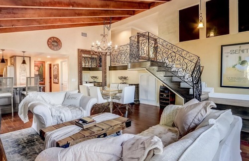 Anaheim Hills Casa | Private cottage up the hill with view