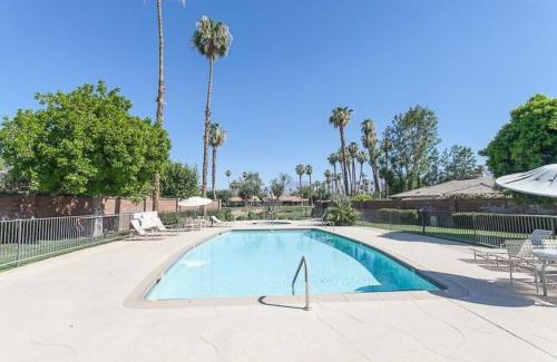 Palm Desert Casa | Private Country Club Condo on awesome golf course!