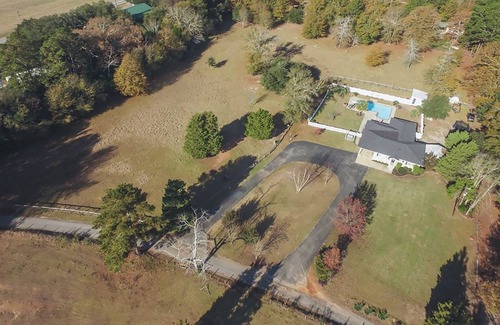 Aiken Casa | Casa de campo privada con piscina