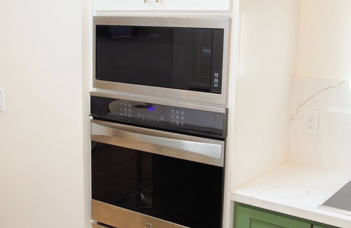 Inglewood Casa | Private Cozy 1-bedroom with skylights, WiFi, and AC. LAX and So- Fi adjacent