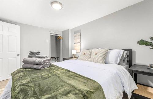 Hazel Park Apartamento | Private & Cozy 1BR Basement Suite in Hazel Park!