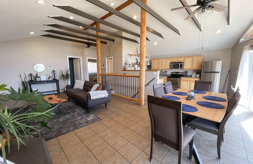 Cripple Creek Casa | Private Cozy Cabin, Mountain Peak Views & Theater Room!