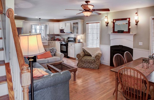 Cookeville Cabaña | ⭐️Unica, privada, acogedora⭐️3 millas de Cookeville -King bed, acres de bosques