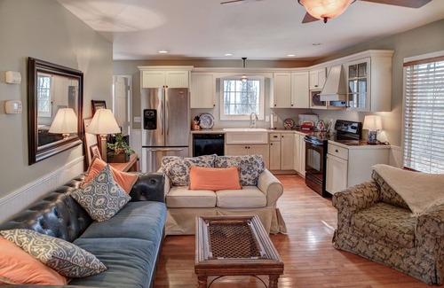 Cookeville Cabaña | ⭐️Unica, privada, acogedora⭐️3 millas de Cookeville -King bed, acres de bosques