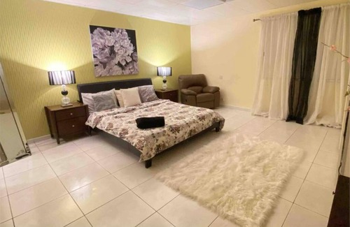 Sharjah Apartamento | Private Cozy Masterbedroom W/Private Big Bathroom