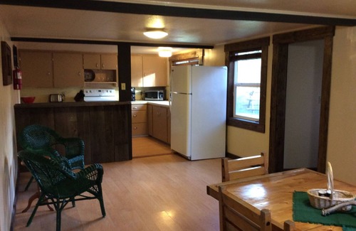 Gardiner Casa | Privado, acogedor, Mountain Home Situado en una corriente de la trucha - 10 Miles To PNY