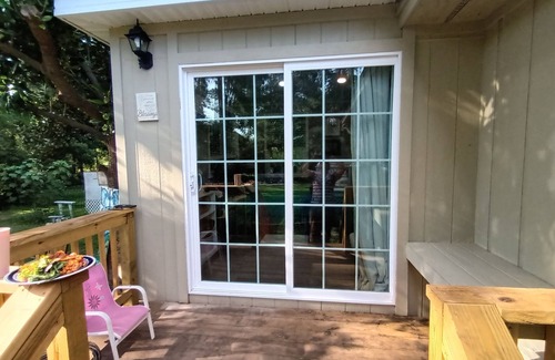 Red Hill Apartamento | Private Cozy Room Getaway Golf Course View CCU, HGTC, CMC, 20 Restaurant 1 Min.