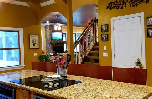 Pigeon Forge Cabina | Creekside Chalet, excelente para grupos grandes, 2 MLS a Pigeon Forge Parkway💟