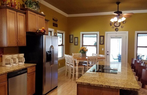 Pigeon Forge Cabina | Creekside Chalet, excelente para grupos grandes, 2 MLS a Pigeon Forge Parkway💟