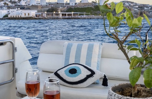 Ornos Alquiler De Eote | Private Cruises in Cyclades Islands!