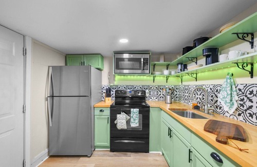 St. Petersburg - Clearwater Apartamento | Private Deck Pet Friendly Spacious Courtyard