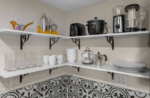 St. Petersburg - Clearwater Apartamento | Private Deck Pet Friendly Spacious Courtyard