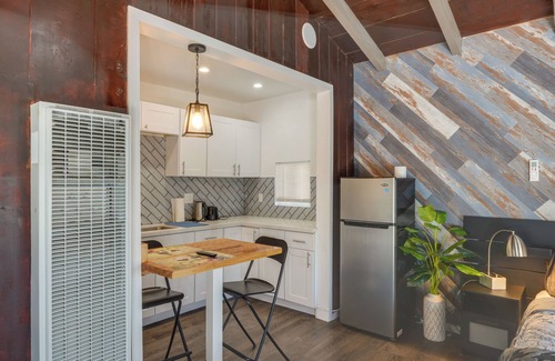 Frazier Park Apartamento | Private Deck & Views: Frazier Mountain Cabin