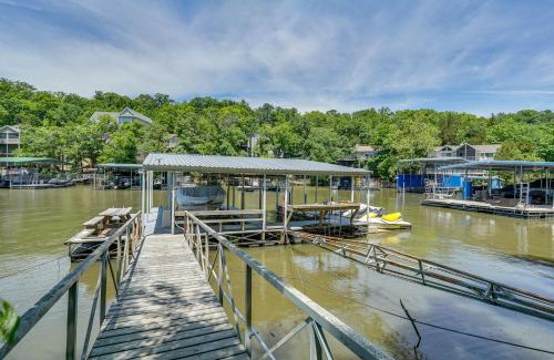 Osage Beach Casa | Private Dock and Resort Access Margaritaville Cabin