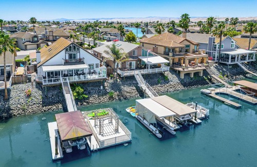Discovery Bay Cabaña | Private Dock: Discovery Bay Vacation Rental!