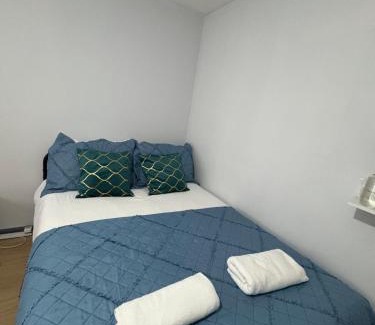 Mortlake Casa | Private Double and Triple Room North London