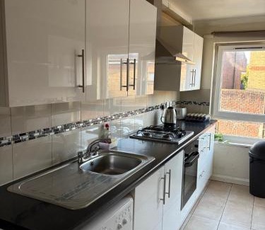 Mortlake Casa | Private Double and Triple Room North London