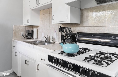 Riviera - Westchester Apartamento | Private Downtown Guesthouse-Westchester Retreat