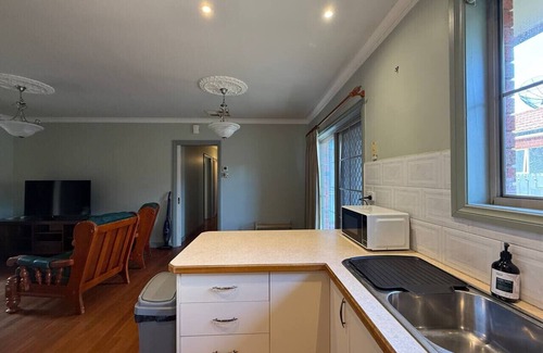 Bentleigh Apartamento | Private Ensuite Room| Walk-In Robe | 1min to Train