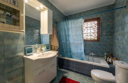 Alimos Villa | Private Entire Villa in Alimos