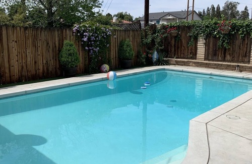West Park Community Casa | Private Entrance King Suite