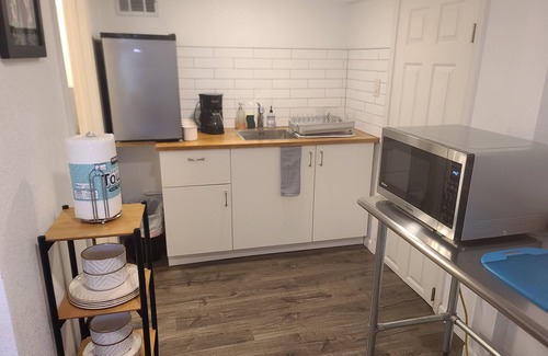Ingleside Apartamento | Private Entrance, Cozy 1-Bedroom Apartment, Full Kitchen, Backyard