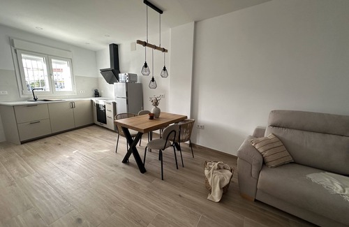 Alcala de los Gazules Casa | Terraza Privada, Chillout y Comedor al Aire Libre
