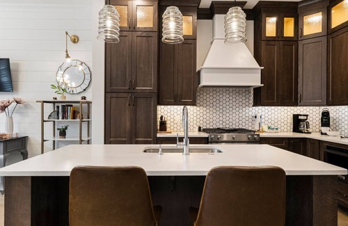 Hitch Village - Fred Wessels Homes Casa | Private Escape by the Savannah Riverfront w/ Parking by Lucky Savannah