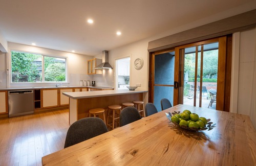 Yarra Glen Casa | Private Estate 10 bedrooms, 27-30 pax, games room, bar, 9 bathrooms, spa suites