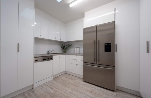 Yarra Glen Casa | Private Estate 10 bedrooms, 27-30 pax, games room, bar, 9 bathrooms, spa suites