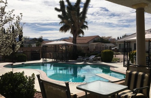Lancaster Casa | Casita privada con piscina!