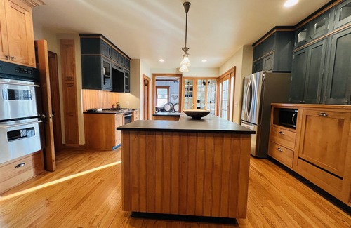 Mandana Casa | Private Estate on Beautiful Skaneateles Lake