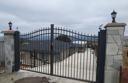 Fairview Apartamento | Private Estate with Million Dollar Views in the Heart of the S. F. Bay Area.