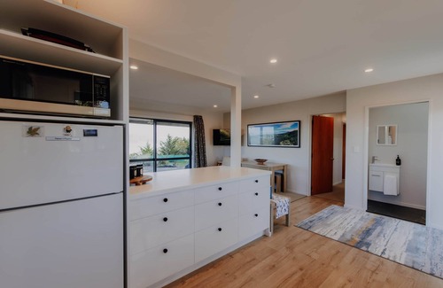 Kaikoura Casa | Private | Expansive Ocean and Mountain Views, Private | Expansive Ocean and Mountain Views