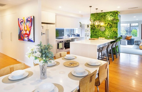 Christchurch City Centre Casa | Private Family City Retreat, Sleeps 8